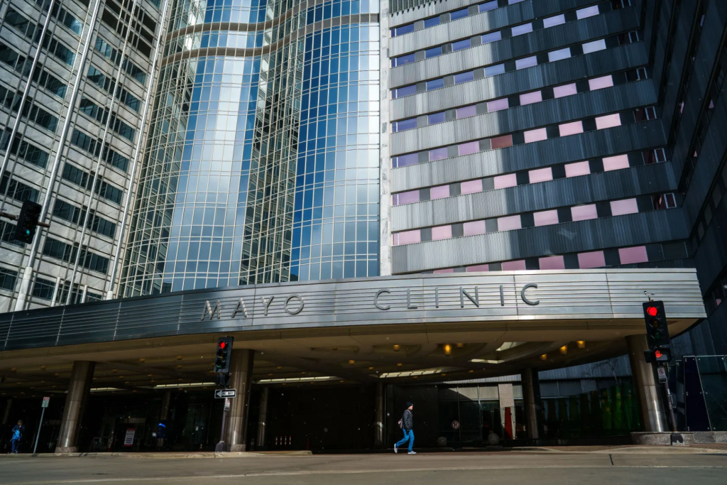 Exterior photo of Mayo Clinic building